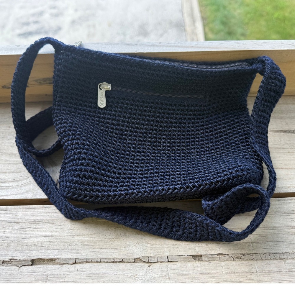 The Sak Navy Blue Woven Handbag – Iconic Woven Style – Excellent Condition